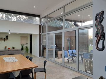 VENTA IMPORTANTE CASA DOS DORMITORIOS IBARLUCEA CON AMPLIO TERRENO