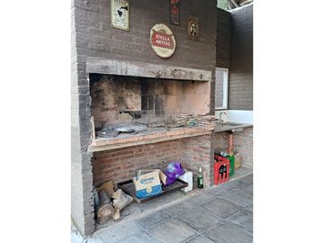 VENTA IMPORTANTE CASA DOS DORMITORIOS IBARLUCEA CON AMPLIO TERRENO