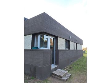 VENTA IMPORTANTE CASA DOS DORMITORIOS IBARLUCEA CON AMPLIO TERRENO