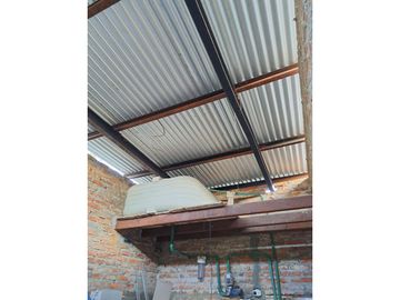 VENTA IMPORTANTE CASA DOS DORMITORIOS IBARLUCEA CON AMPLIO TERRENO