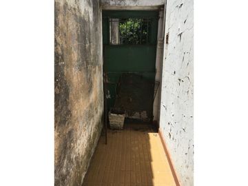 CASA CON AMPLIO FONDO LIBRE  EN VENTA EN LONGCHAMPS