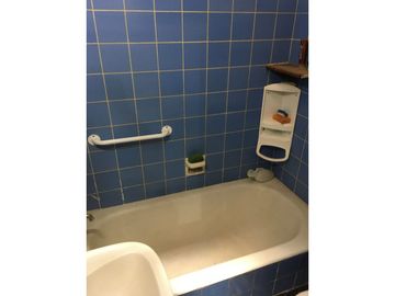 CASA CON AMPLIO FONDO LIBRE  EN VENTA EN LONGCHAMPS