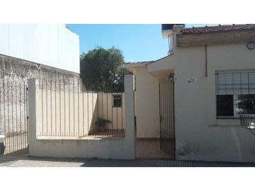 Venta Casa en  V. del  Pino Oportunidad