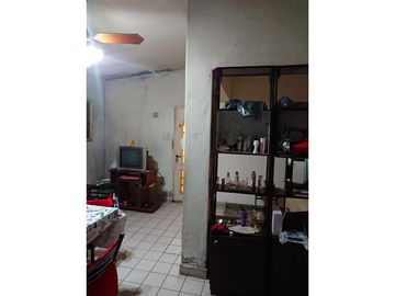 Casa de Dos Dormitorios  , amplio jardin