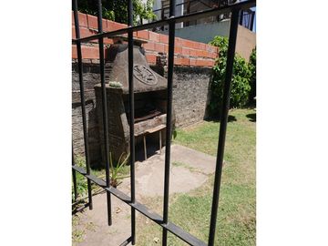 Casa de Dos Dormitorios  , amplio jardin