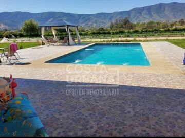 VENTA Gran casa autosustentable con amplio terreno en Olmué