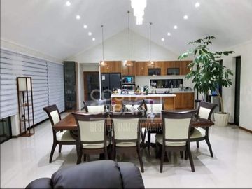 VENTA Gran casa autosustentable con amplio terreno en Olmué