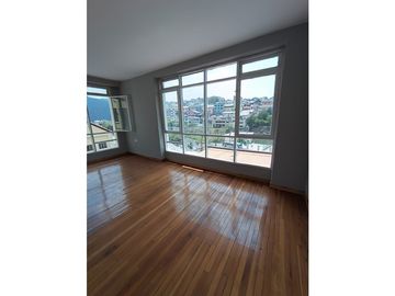 ¡Historia, Espacio y Comodidad en Quito!