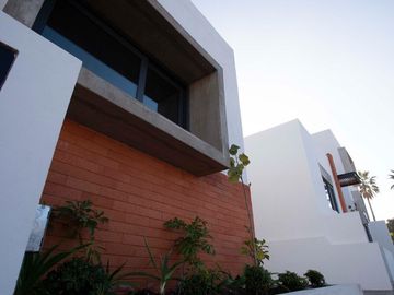 CASA CON HERMOSA VISTA AL MAR/ PLAZA DEL MAR