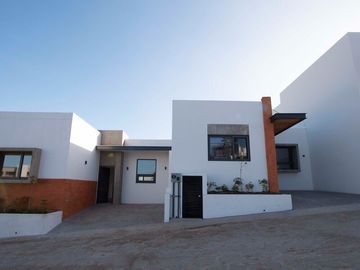 CASA CON HERMOSA VISTA AL MAR/ PLAZA DEL MAR