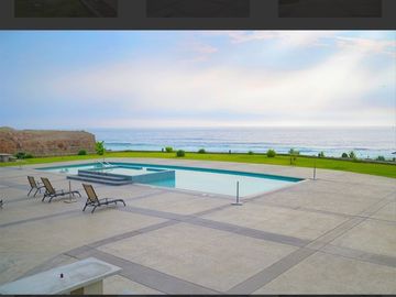 VILLA CORONADO FRENTE AL MAR EN COMUNIDAD EXCLUSIVA