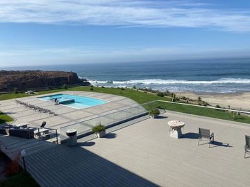 VILLA CORONADO FRENTE AL MAR EN COMUNIDAD EXCLUSIVA