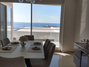 VILLA CORONADO FRENTE AL MAR EN COMUNIDAD EXCLUSIVA