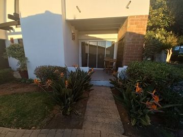 VILLA FRENTE AL MAR EN  EL RESIDENCIAL MÁS EXCLUSIVO DE ROSARITO