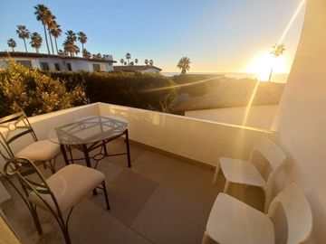 VILLA FRENTE AL MAR EN  EL RESIDENCIAL MÁS EXCLUSIVO DE ROSARITO