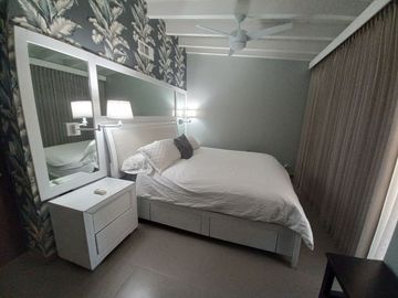 VILLA FRENTE AL MAR EN  EL RESIDENCIAL MÁS EXCLUSIVO DE ROSARITO