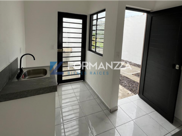 Casa Nueva en Esq. Modelo 