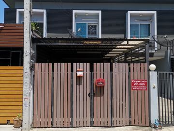 3 Bedroom Townhouse for sale in Anusawari, Bangkok