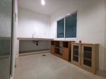 3 Bedroom Townhouse for sale in Anusawari, Bangkok