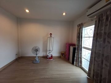 3 Bedroom Townhouse for sale in Anusawari, Bangkok