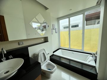 2 bedrooms villa for rent/sale at The Kiri Villas