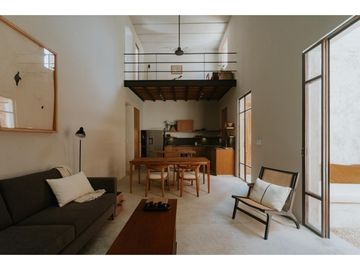 Casa en venta dentro de una pequeña privada en la Col. García Ginerés