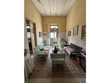 Casona en venta para remodelar a una cuadra del Parque de la Plancha