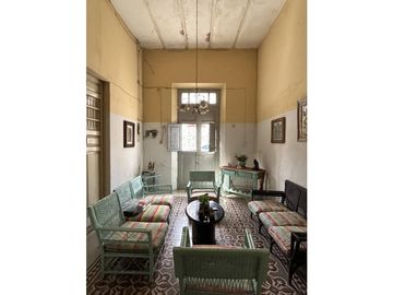 Casona en venta para remodelar a una cuadra del Parque de la Plancha