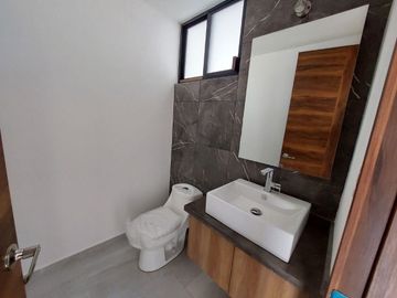 Casa en venta, 3 recámaras y roof garden. Fracc. Cuautlancingo.