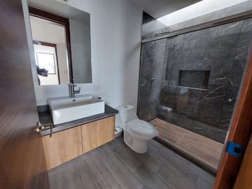 Casa en venta, 3 recámaras y roof garden. Fracc. Cuautlancingo.