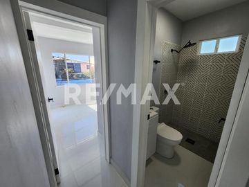 CASA EN VENTA EN VILLA RESIDENCIAL DEL BOSQUE, TIJUANA