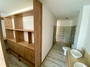 Se Vende Casa - Sector Av Centenario Norte