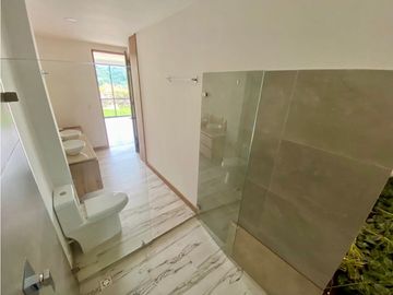 Se Vende Casa - Sector Av Centenario Norte