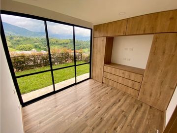 Se Vende Casa - Sector Av Centenario Norte