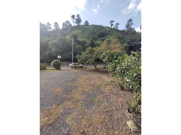 SE VENDE FINCA A 12 MINUTOS DE MANIZALES
