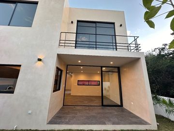 Casa en venta en Paseo Country, al norte de Mérida, Yucatán.