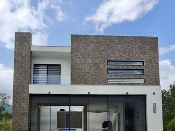Casa en Venta en Santiago, Carretera Nacional