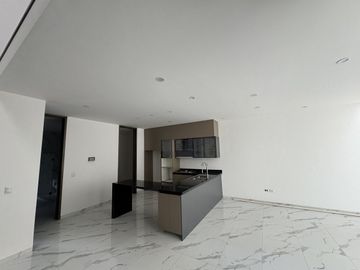 Venta de hermosa casa calicantos