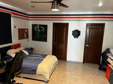 CASA EN VENTA EN ESQUINA UBICADA EN BENITO JUAREZ NORTE, MERIDA.