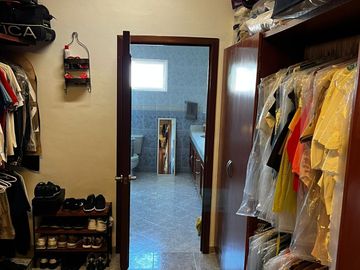 CASA EN VENTA EN ESQUINA UBICADA EN BENITO JUAREZ NORTE, MERIDA.