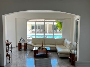 CASA EN VENTA EN ESQUINA UBICADA EN BENITO JUAREZ NORTE, MERIDA.