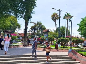 VENTA DE TERRENO UN ACUADRA DE PLAZA DE  POCOLLAY TACNA.
