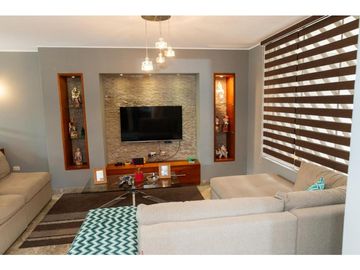 Vendo Casa frente al parque urb. Sagrada Familia Bellavista