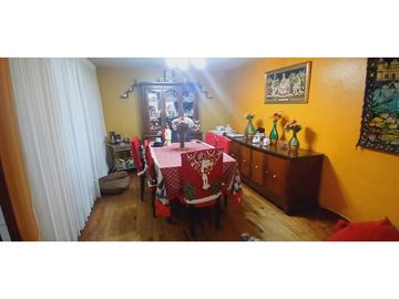 Venta de Casa de 3 Pisos en Condominio – San Miguel