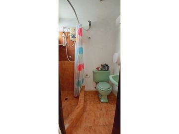 Venta de Casa de 3 Pisos en Condominio – San Miguel