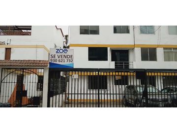 Venta de Casa de 3 Pisos en Condominio – San Miguel