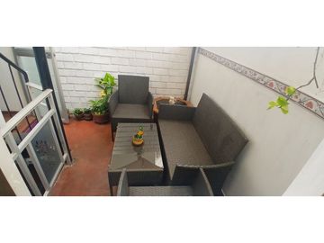 Venta de Casa de 3 Pisos en Condominio – San Miguel
