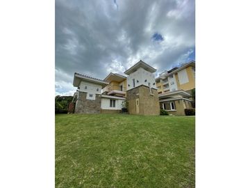 Se vende hermosa residencia de lujo
