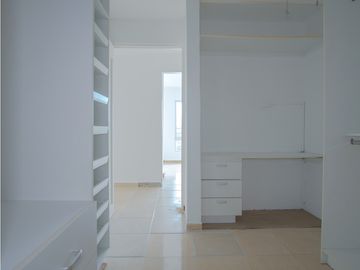 Venta: Reposeído en Royal Hills Villa de las Fuentes