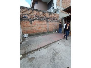 Inversión inteligente en el corazón de Cayambe!!, Terreno con Casa!!